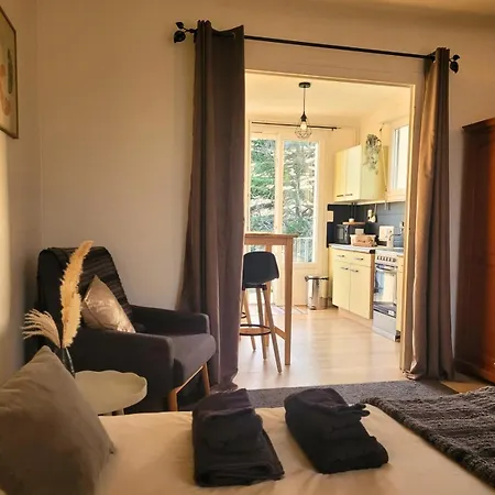 Cosy Avec Balcon - Parking Gratuit