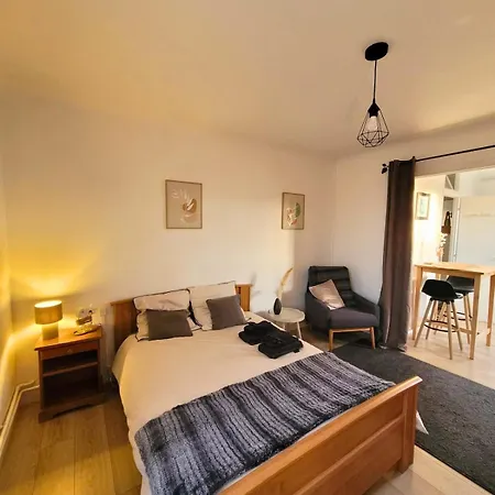 Cosy Avec Balcon - Parking Gratuit Apartamento